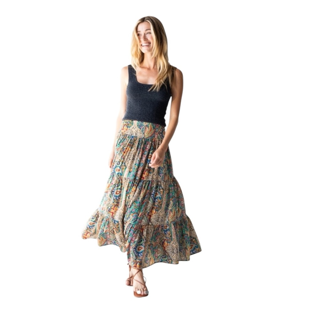 Natural Life Hanna Convertible Maxi Skirt - Bright
Paisley size Medium - Picture 6 of 6